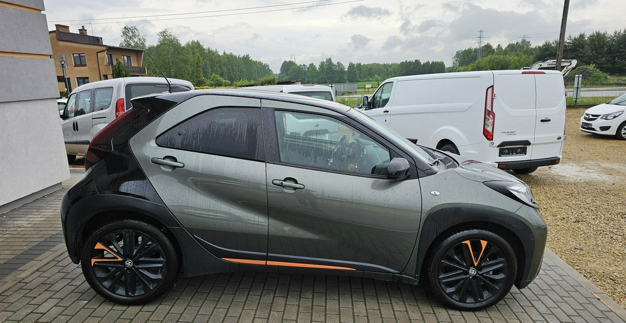 Toyota Aygo X Aygo x cross limited automat 25tyś - Hatchback: foto 5 Toyota Aygo X Aygo x cross limited automat 25tyś - Hatchback: foto 5