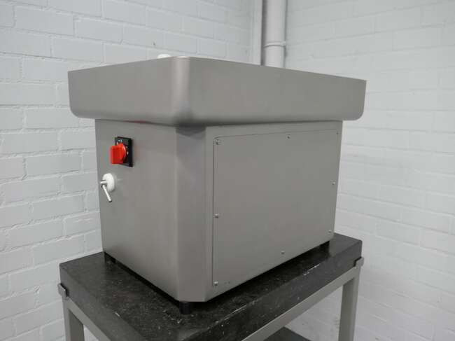 Freund / Ifooma grinder TG105 - Maquinaria de alimentación: foto 3 Freund / Ifooma grinder TG105 - Maquinaria de alimentación: foto 3