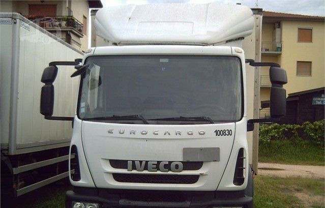 Iveco EUROCARGOeurocargo 150e22 - Camión caja cerrada: foto 2 Iveco EUROCARGOeurocargo 150e22 - Camión caja cerrada: foto 2
