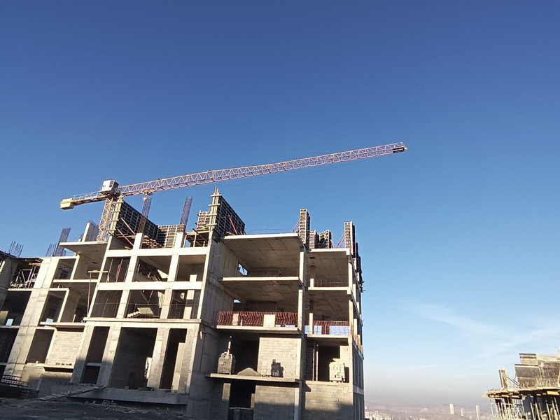 Liebherr 71EC-B, 2006yom, 36m huh, cross, cabin - Grúa torre: foto 2 Liebherr 71EC-B, 2006yom, 36m huh, cross, cabin - Grúa torre: foto 2