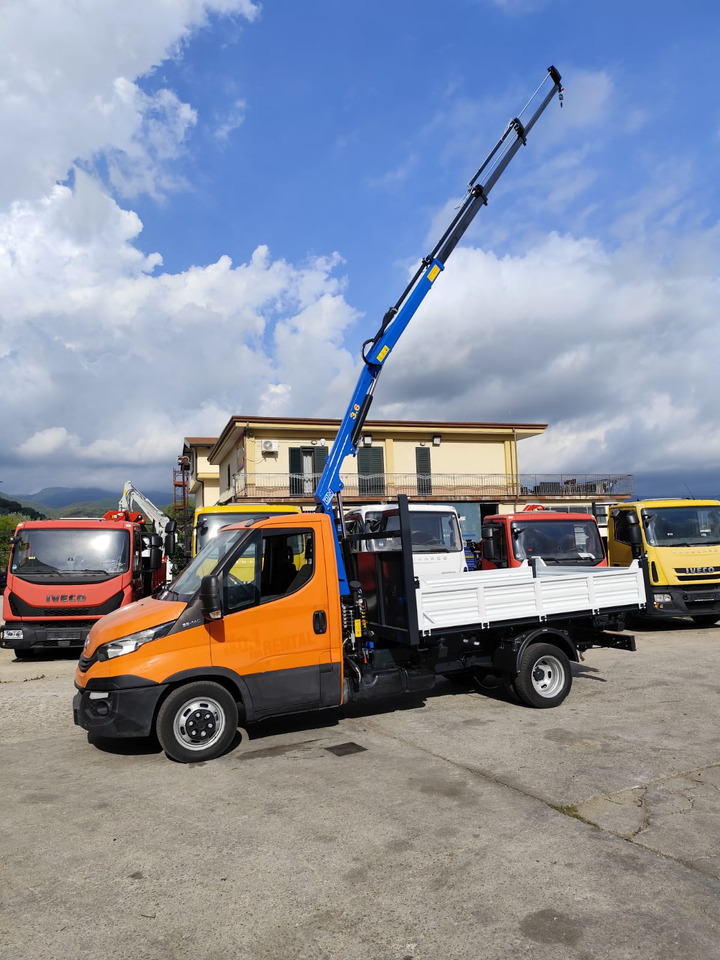 IVECO DAILY 35-140 - Camión grúa: foto 4 IVECO DAILY 35-140 - Camión grúa: foto 4