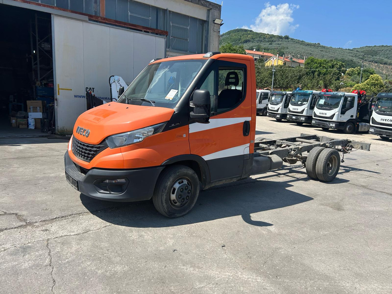 IVECO DAILY 35-140 - Furgoneta caja abierta: foto 5 IVECO DAILY 35-140 - Furgoneta caja abierta: foto 5