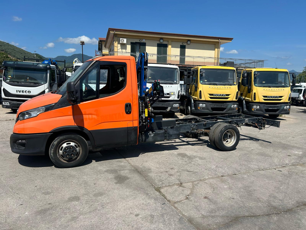 IVECO DAILY 35-140 - Camión grúa: foto 3 IVECO DAILY 35-140 - Camión grúa: foto 3