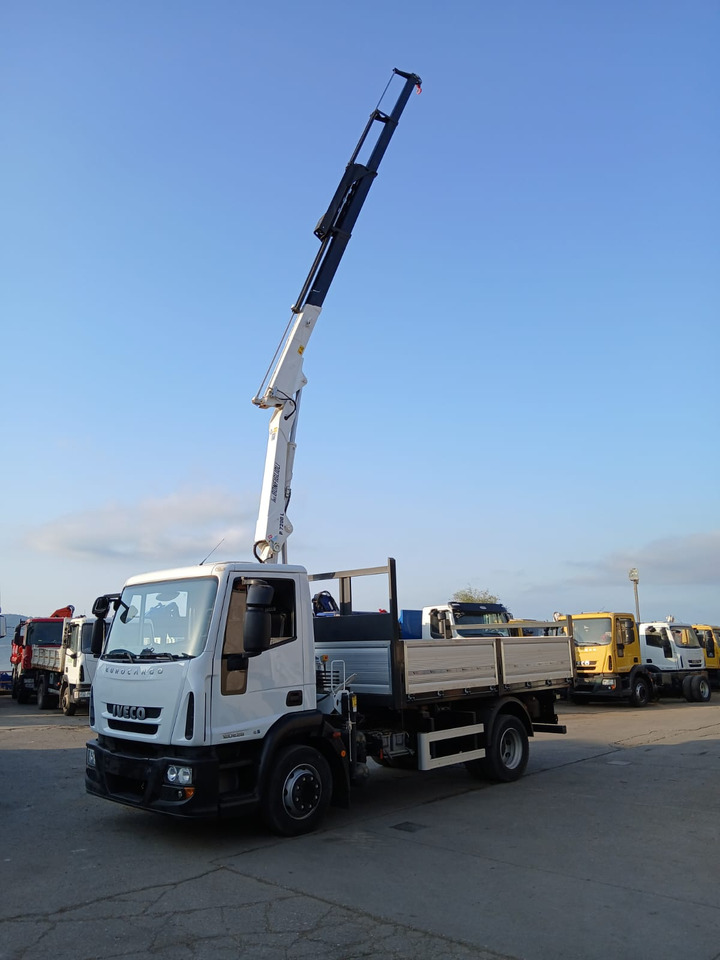 IVECO EUROCARGO 120E28P - Camión grúa: foto 1 IVECO EUROCARGO 120E28P - Camión grúa: foto 1