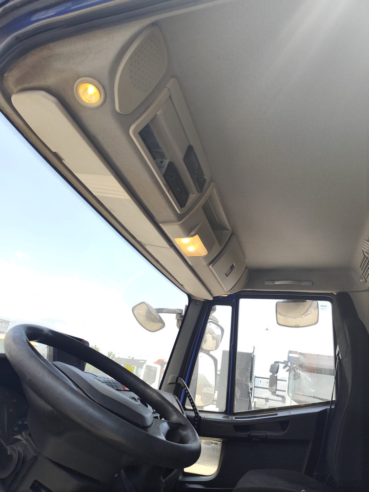 IVECO EUROCARGO 75-160 - Camión chasis, Camión grúa: foto 4 IVECO EUROCARGO 75-160 - Camión chasis, Camión grúa: foto 4