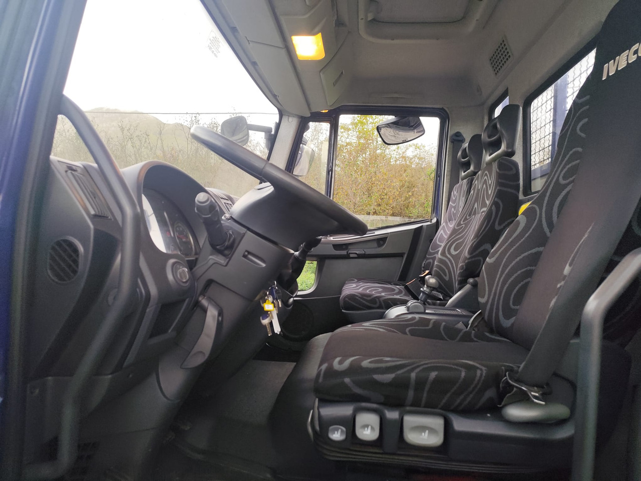 IVECO EUROCARGO 75E18 - Camión caja abierta: foto 3 IVECO EUROCARGO 75E18 - Camión caja abierta: foto 3