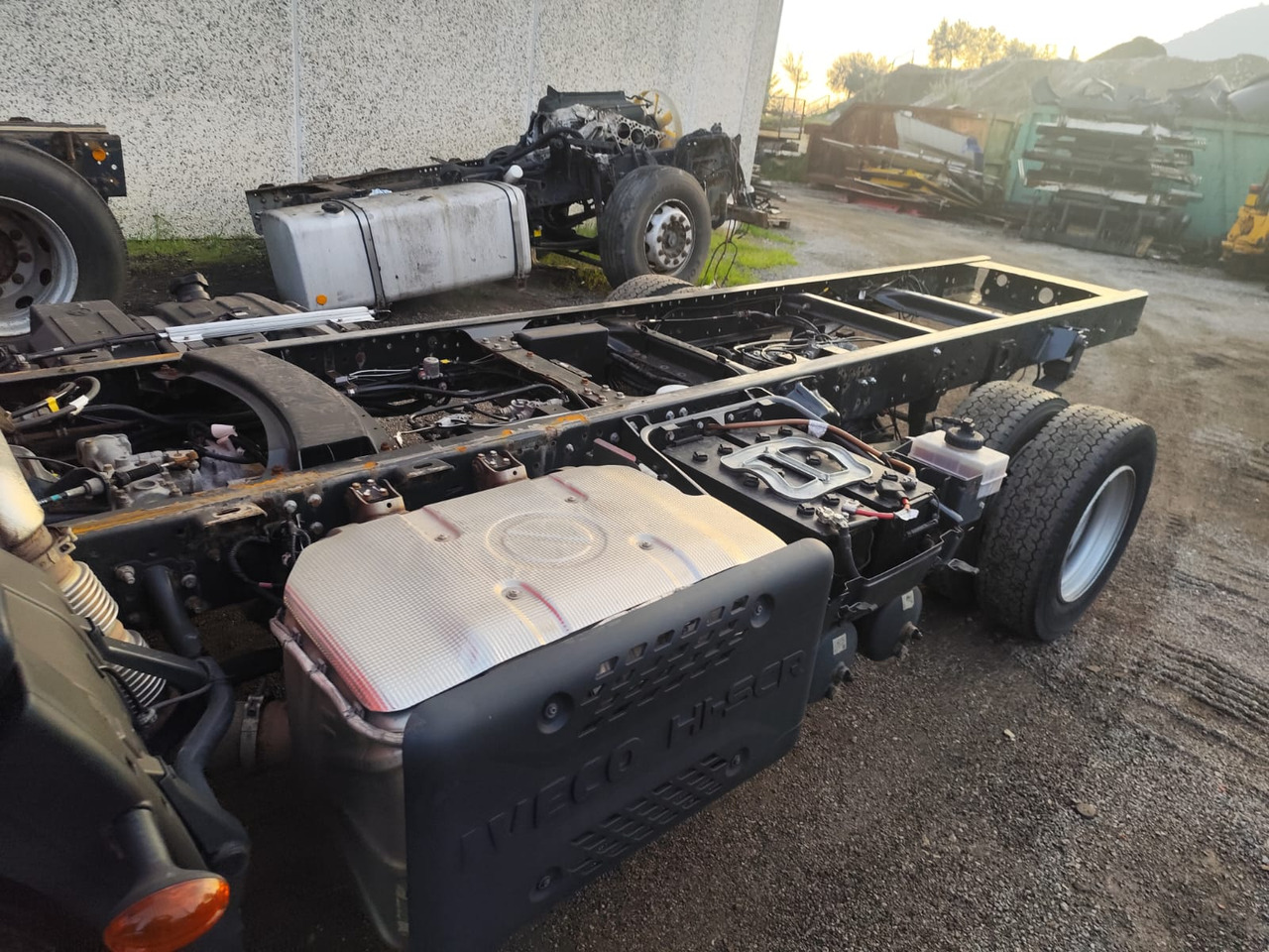 IVECO EUROCARGO 80-190 - Camión chasis: foto 3 IVECO EUROCARGO 80-190 - Camión chasis: foto 3