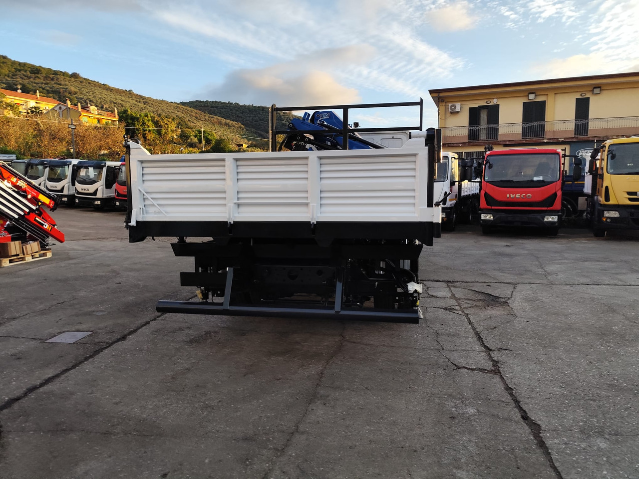 Camión grúa, Camión volquete IVECO EUROCARGO 80-210: foto 44