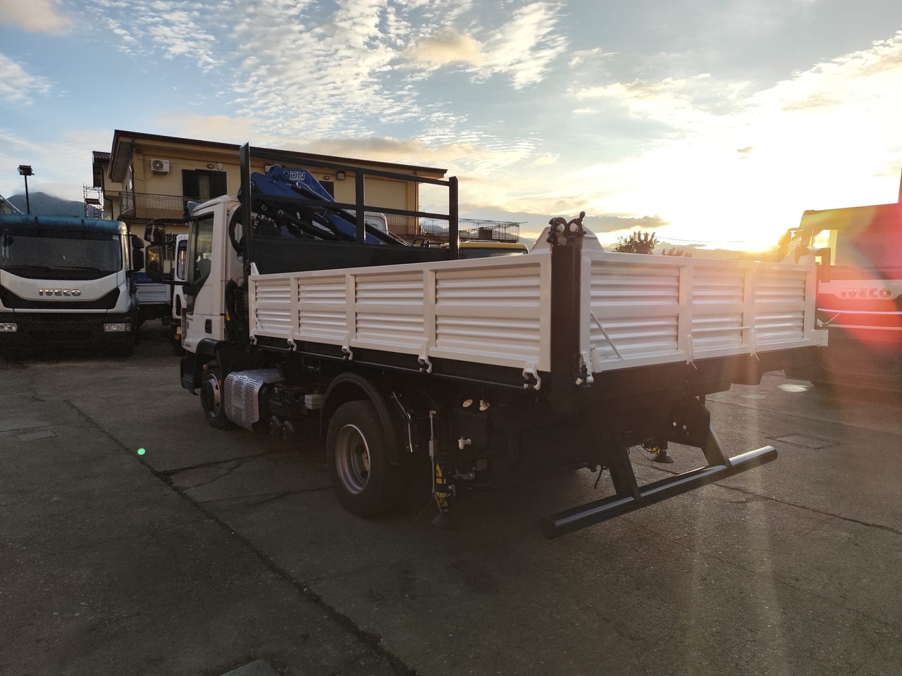 Camión grúa, Camión volquete IVECO EUROCARGO 80-210: foto 41