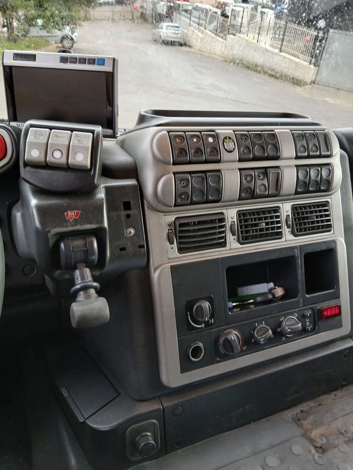 IVECO STRALIS AD 260S31 - Camión chasis: foto 3 IVECO STRALIS AD 260S31 - Camión chasis: foto 3