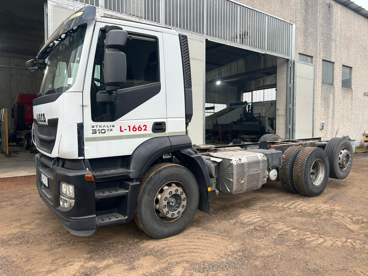 IVECO STRALIS AD 260S31 - Camión chasis: foto 1 IVECO STRALIS AD 260S31 - Camión chasis: foto 1