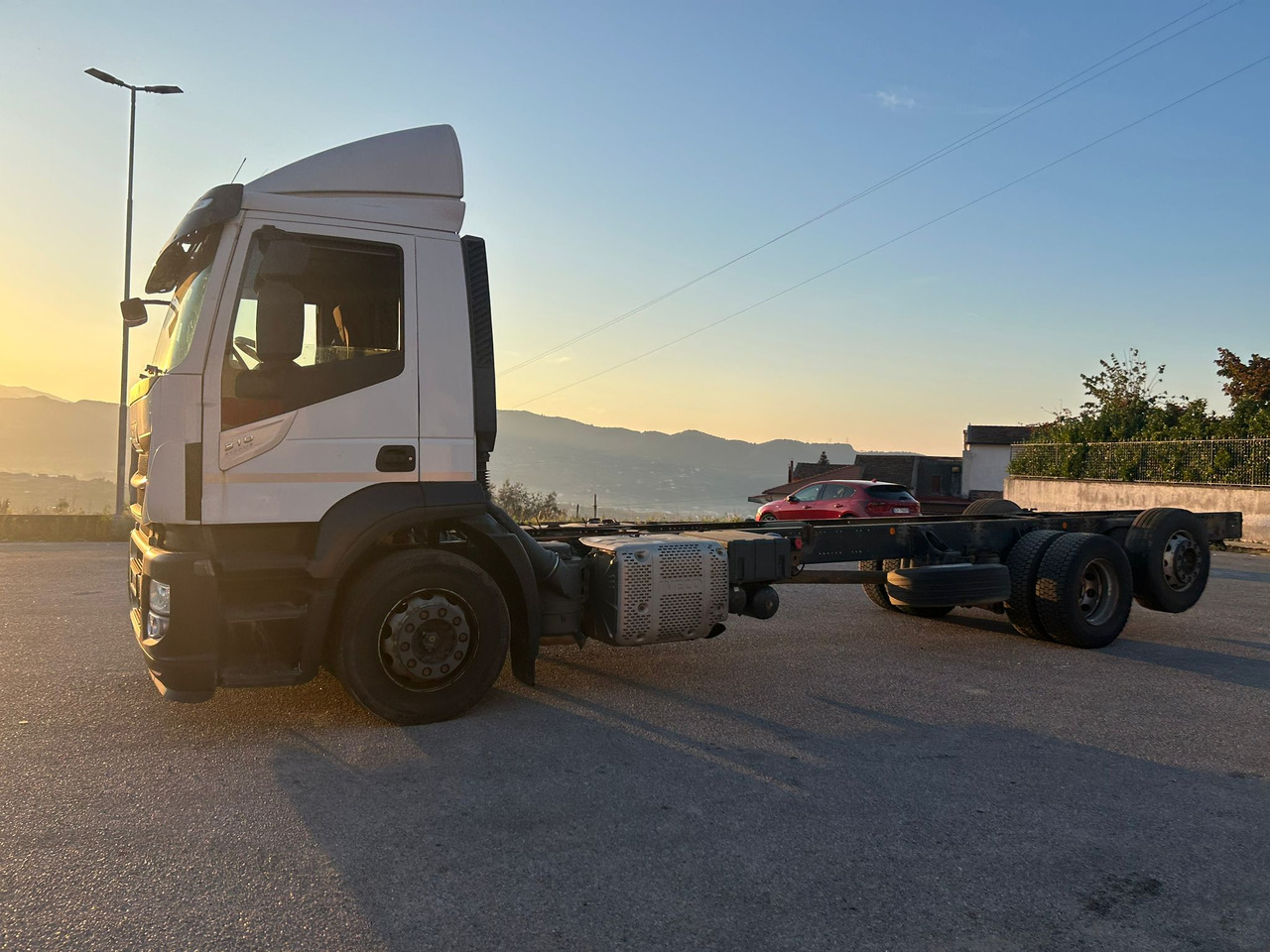 IVECO STRALIS AD 260S31 XP - Camión chasis: foto 3 IVECO STRALIS AD 260S31 XP - Camión chasis: foto 3