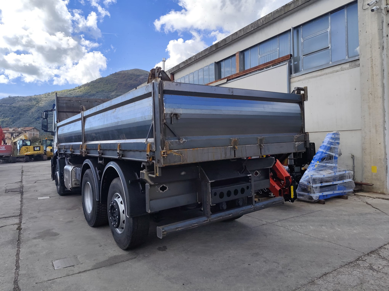 IVECO STRALIS AD 260S31 XP - Camión volquete: foto 3 IVECO STRALIS AD 260S31 XP - Camión volquete: foto 3
