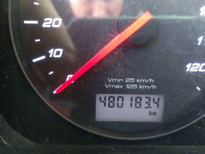 IVECO STRALIS AD 260S31 XP - Camión caja cerrada: foto 2 IVECO STRALIS AD 260S31 XP - Camión caja cerrada: foto 2