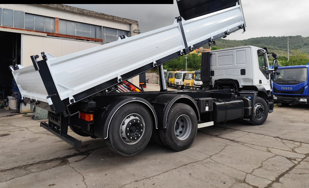 IVECO STRALIS AD 260S31 XP - Camión volquete: foto 5 IVECO STRALIS AD 260S31 XP - Camión volquete: foto 5