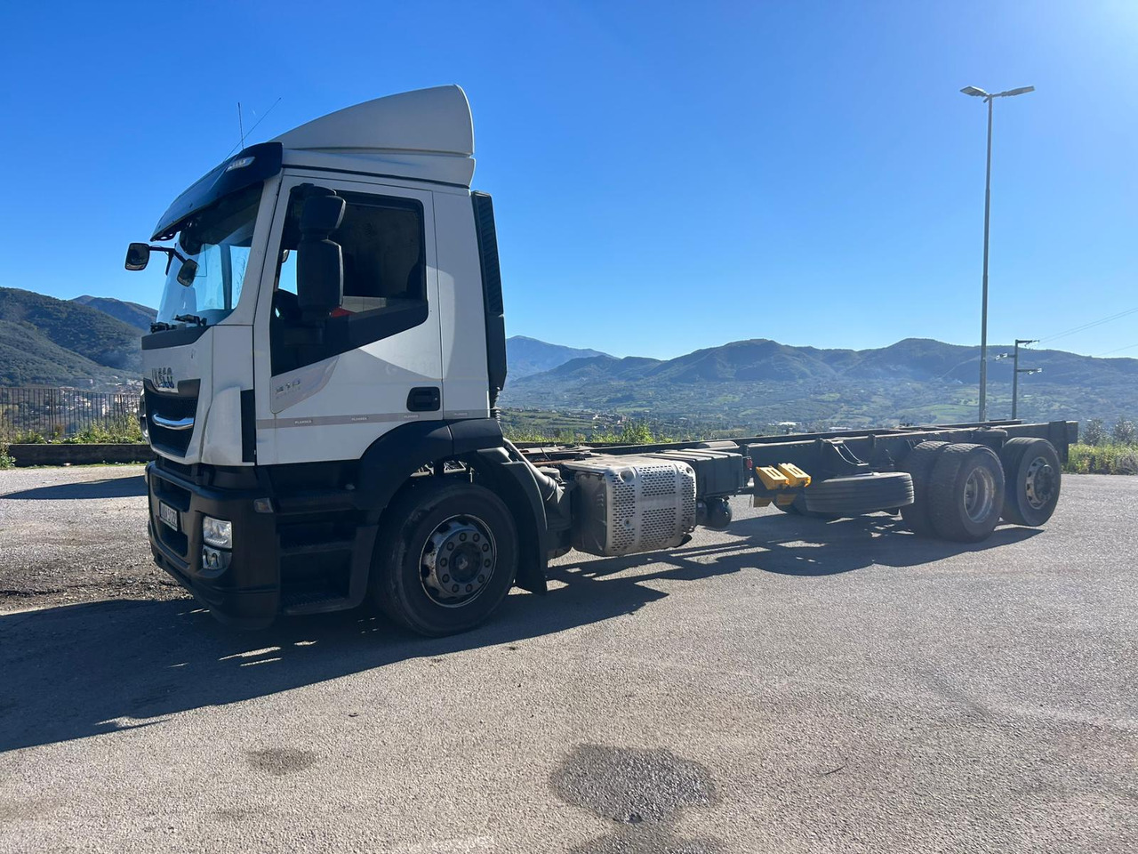 IVECO STRALIS AD 260S31 XP - Camión chasis: foto 3 IVECO STRALIS AD 260S31 XP - Camión chasis: foto 3