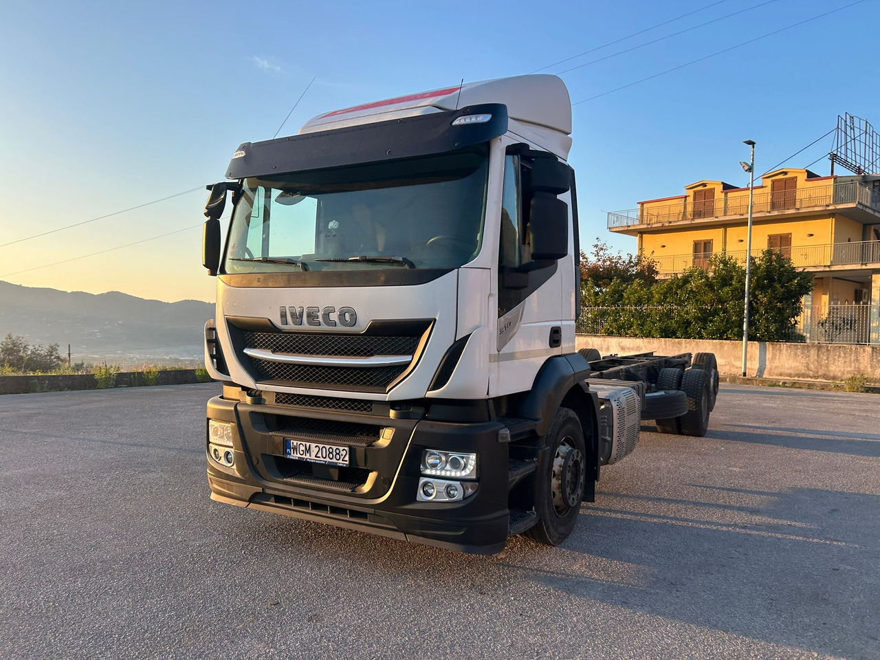 IVECO STRALIS AD 260S31 XP - Camión chasis: foto 1 IVECO STRALIS AD 260S31 XP - Camión chasis: foto 1