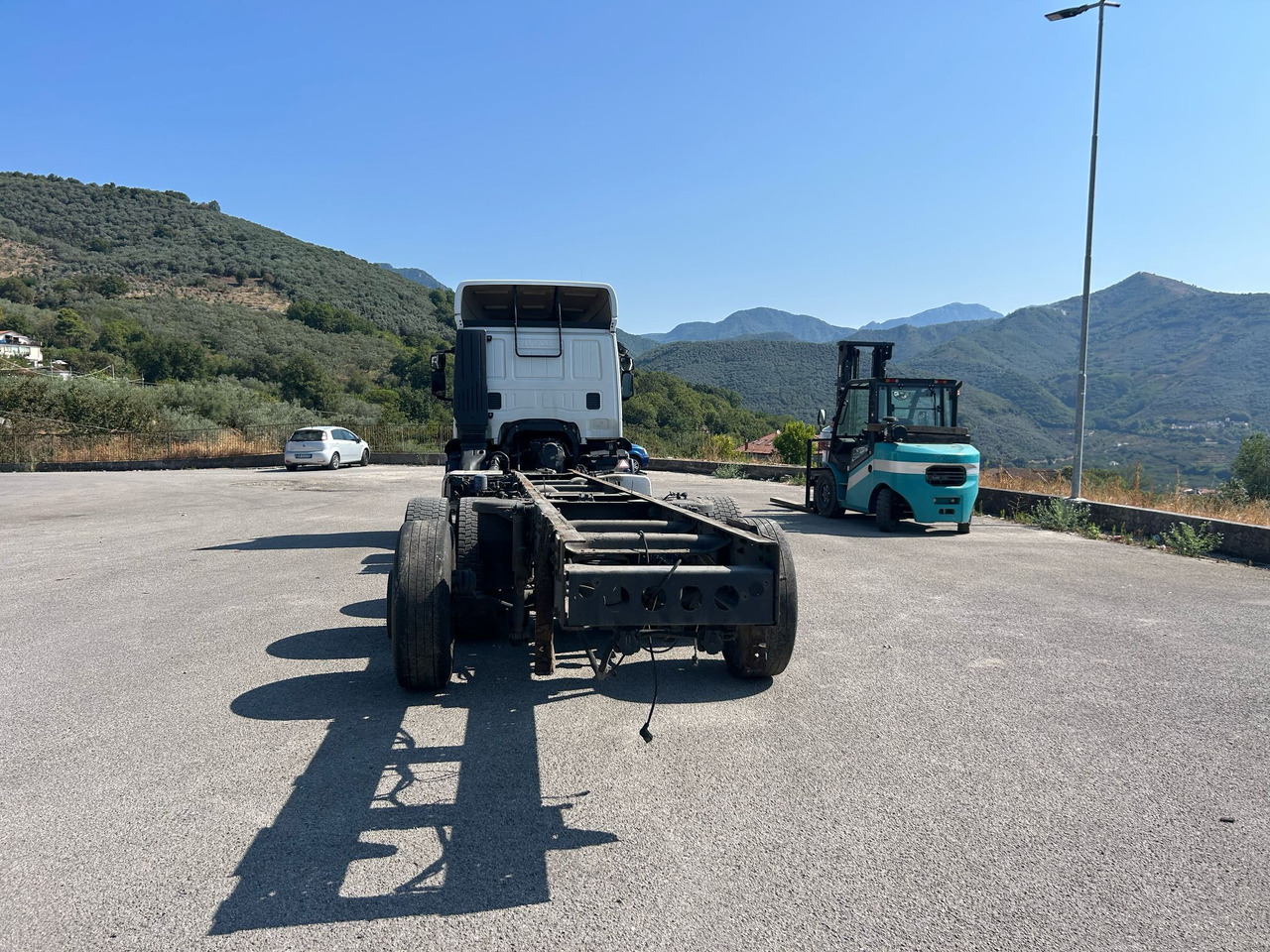 IVECO STRALIS AD 260S31 XP - Camión chasis: foto 3 IVECO STRALIS AD 260S31 XP - Camión chasis: foto 3