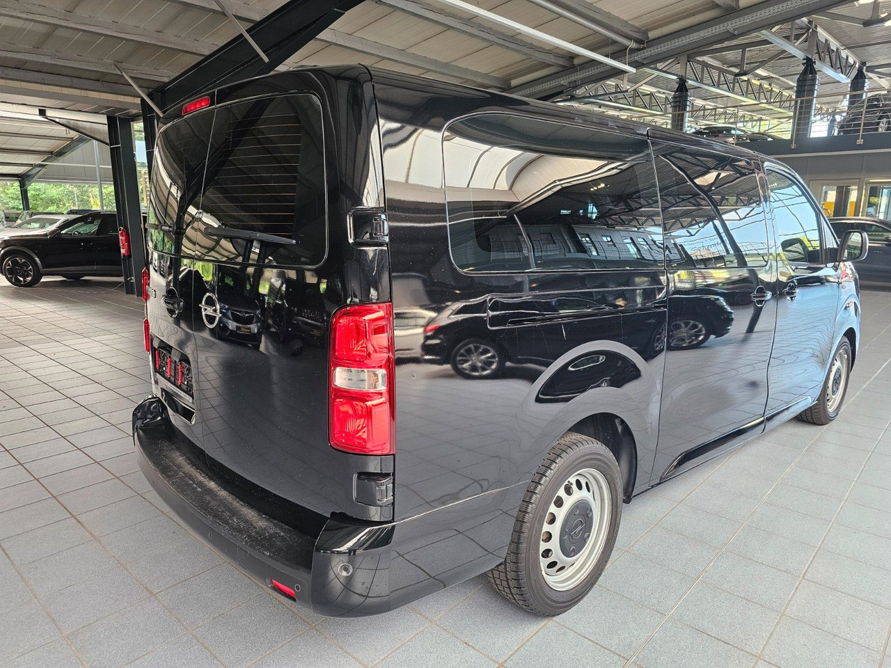 Opel Vivaro Kasten FlexSpace L DoKa Navi CarPlay DAB - Furgoneta pequeña, Furgoneta combi: foto 4 Opel Vivaro Kasten FlexSpace L DoKa Navi CarPlay DAB - Furgoneta pequeña, Furgoneta combi: foto 4