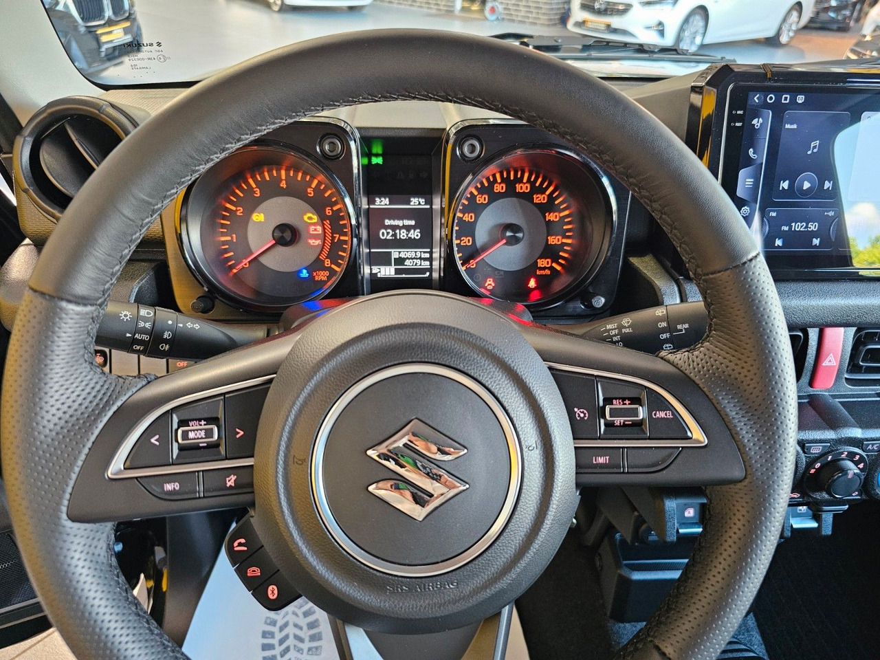 Suzuki Jimny Comfort AllGrip Leiter Dachträger Federn - SUV/ Todoterreno: foto 5 Suzuki Jimny Comfort AllGrip Leiter Dachträger Federn - SUV/ Todoterreno: foto 5