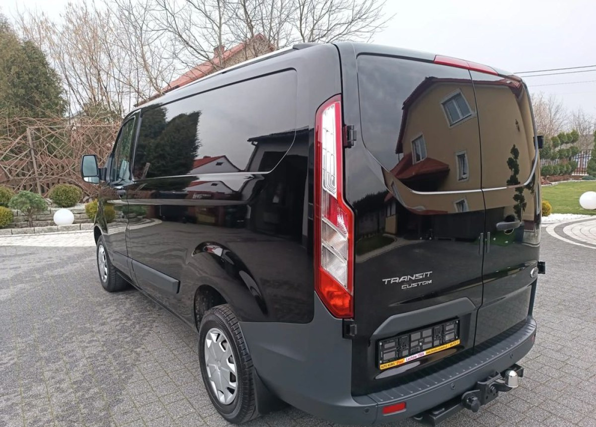 Ford Custon 2.0 130ps. z Niemiec Serwisowany w ASO Stan jak Nowy - Furgón: foto 5 Ford Custon 2.0 130ps. z Niemiec Serwisowany w ASO Stan jak Nowy - Furgón: foto 5