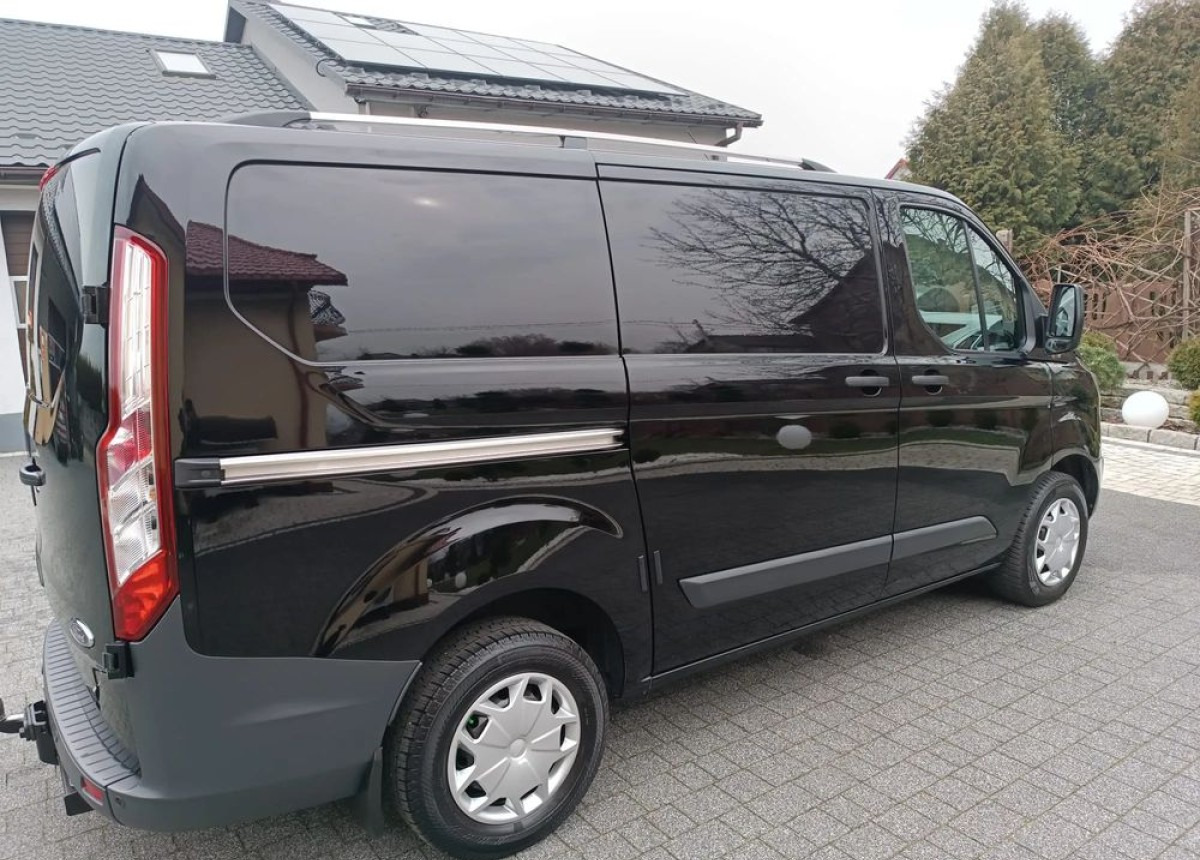 Ford Custon 2.0 130ps. z Niemiec Serwisowany w ASO Stan jak Nowy - Furgón: foto 2 Ford Custon 2.0 130ps. z Niemiec Serwisowany w ASO Stan jak Nowy - Furgón: foto 2