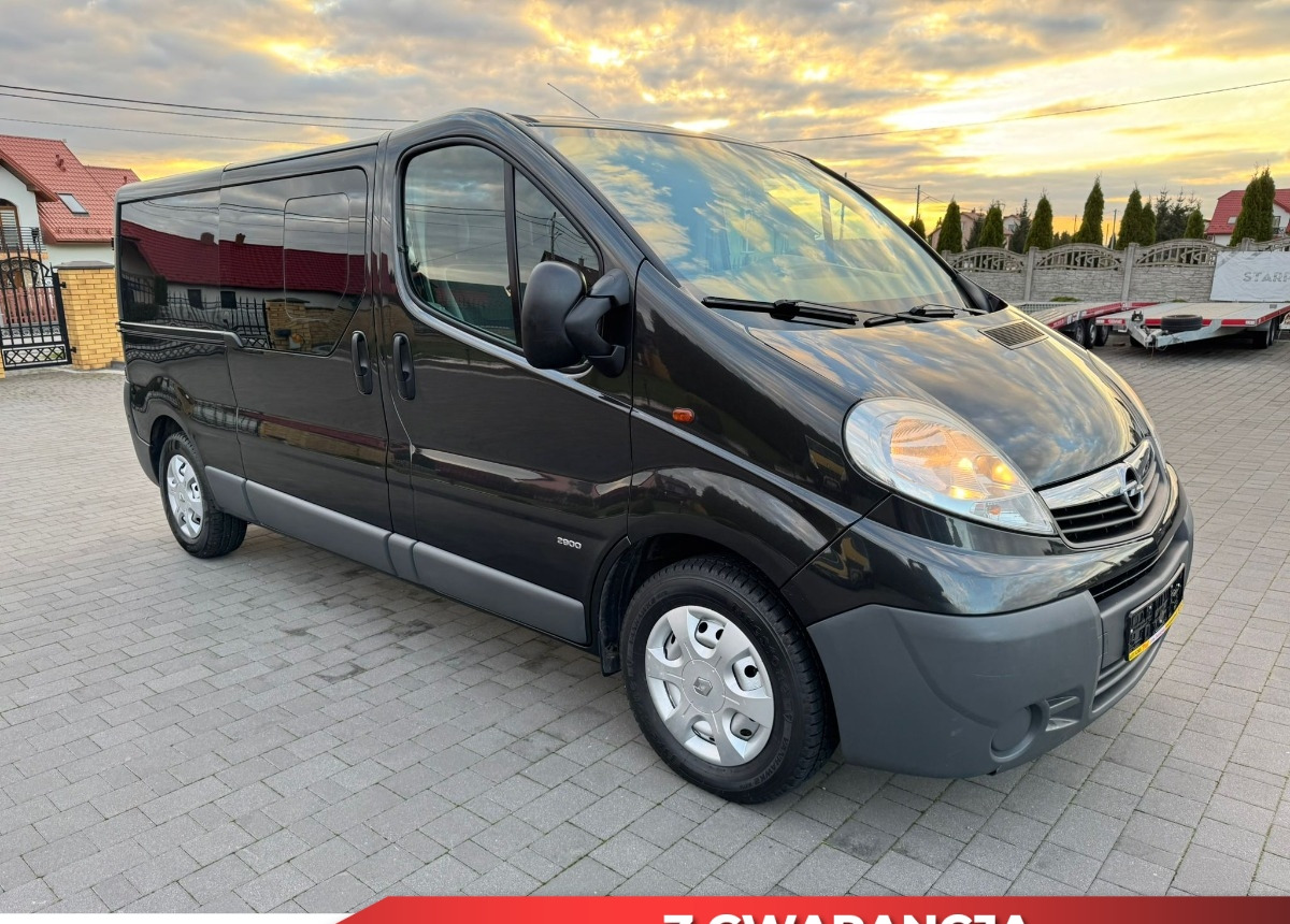 Opel Vivaro Doka Long 2.5 150 ps. L2 H1 - Furgoneta combi: foto 1 Opel Vivaro Doka Long 2.5 150 ps. L2 H1 - Furgoneta combi: foto 1