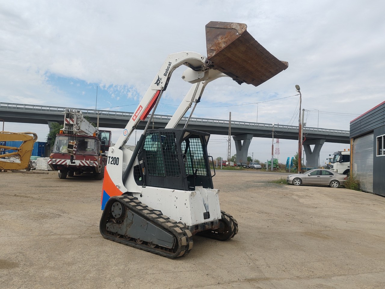 BOBCAT T200 - Minicargadora de cadenas: foto 2 BOBCAT T200 - Minicargadora de cadenas: foto 2