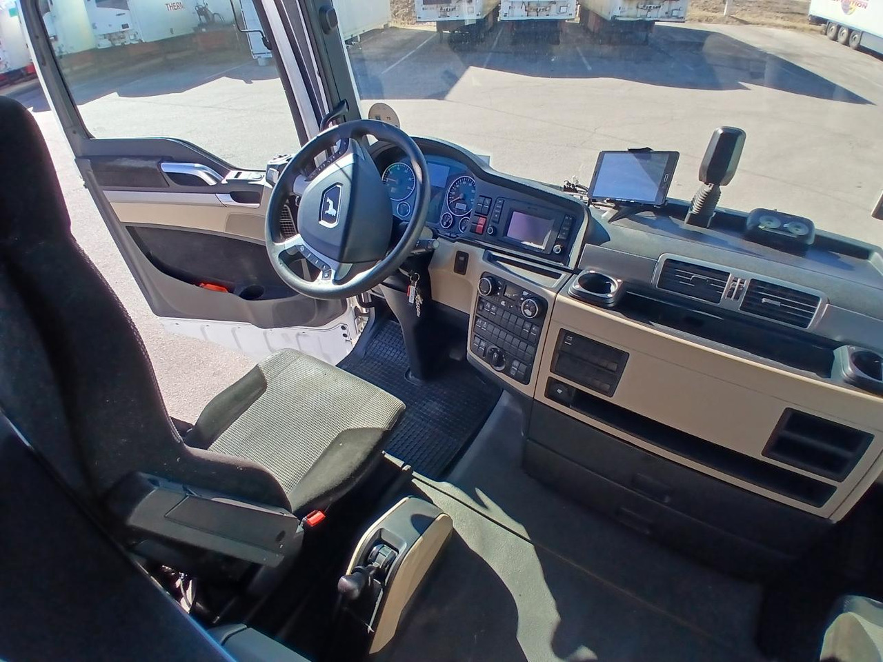 Cabeza tractora MAN D2676LF51: foto 8