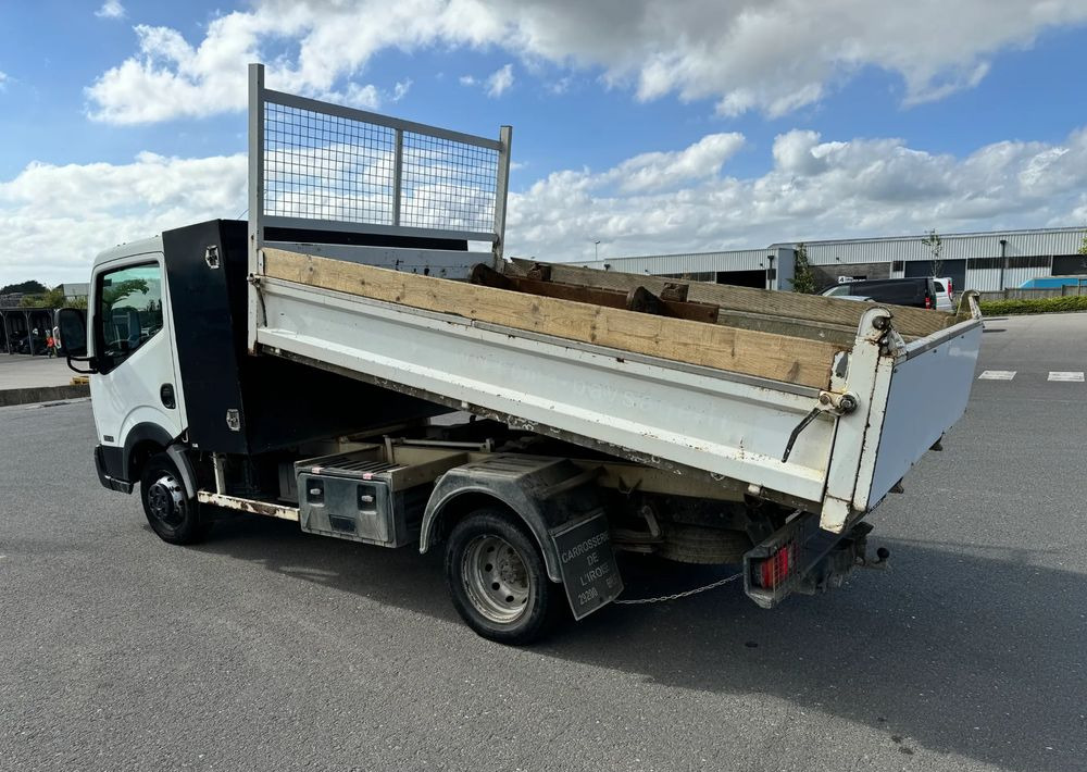 Nissan NT400 - Camión volquete: foto 3 Nissan NT400 - Camión volquete: foto 3