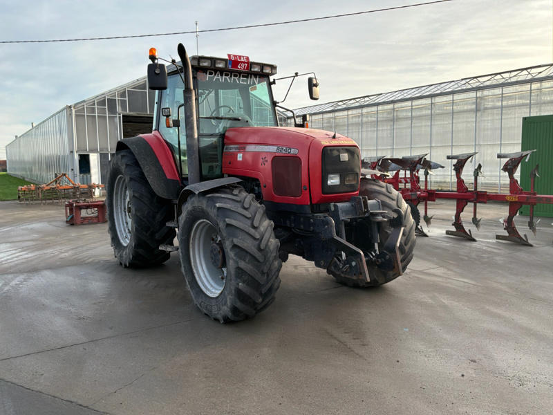 Massey Ferguson MF8240/4XTRA - Maquinaria de construcción: foto 3 Massey Ferguson MF8240/4XTRA - Maquinaria de construcción: foto 3