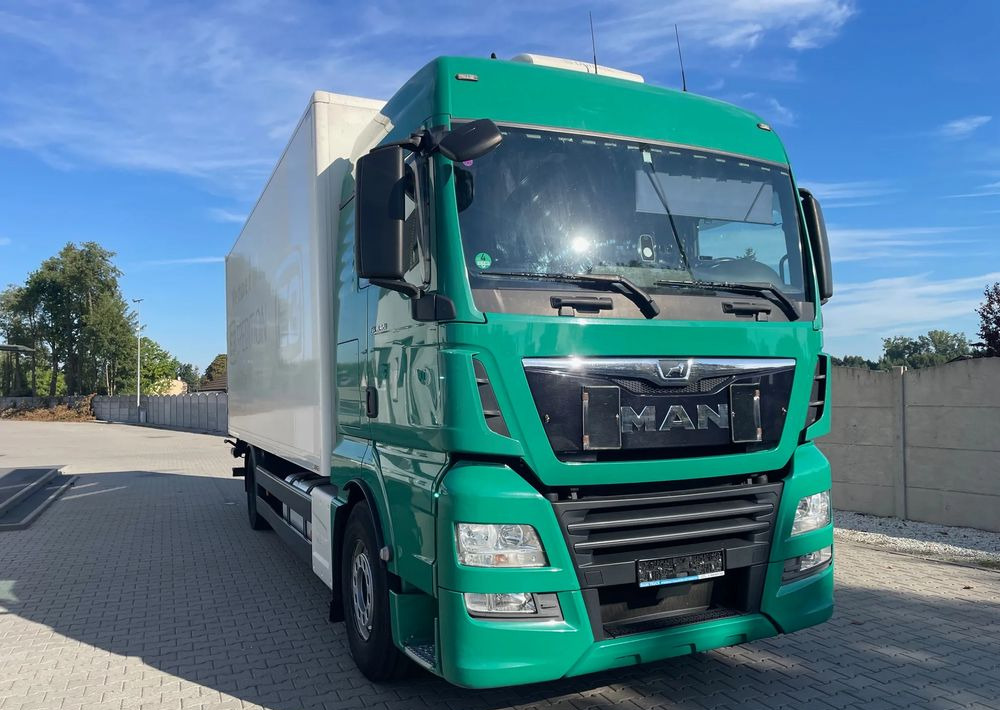 MAN TGX 18.420/ KONTENER 7,2m - Camión caja cerrada: foto 3 MAN TGX 18.420/ KONTENER 7,2m - Camión caja cerrada: foto 3