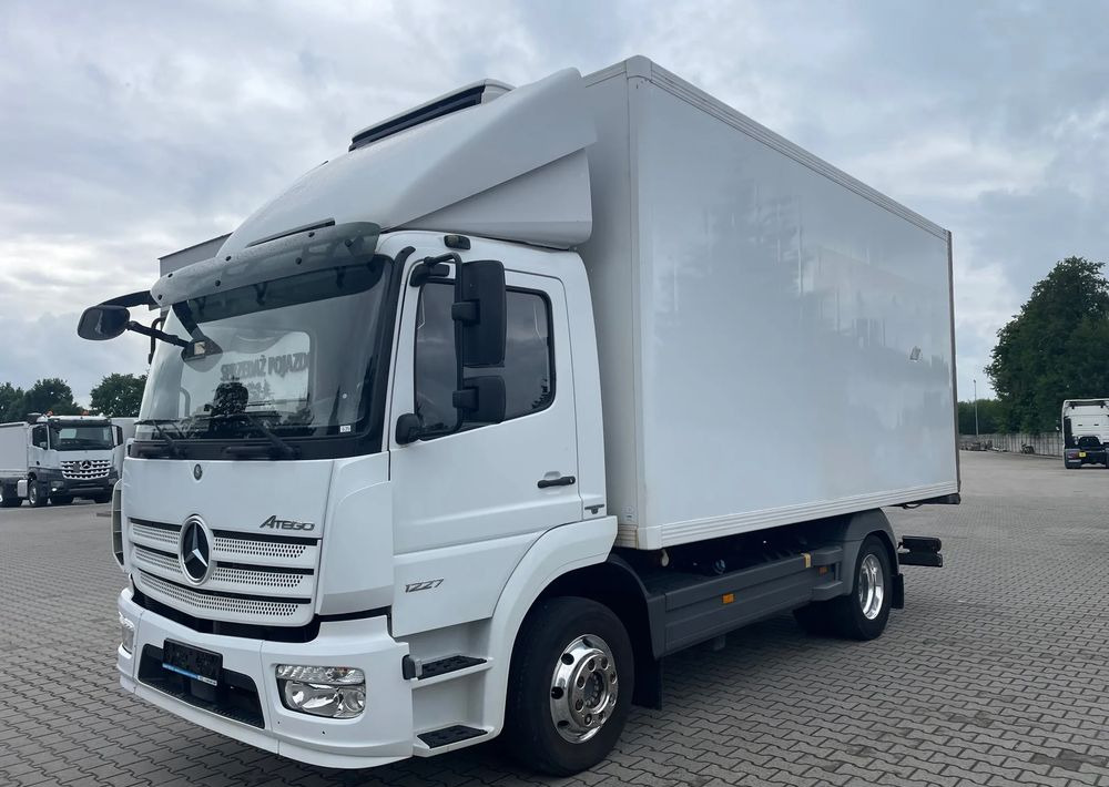 Mercedes-Benz ATEGO 1227 CHŁODNIA HAKOWA / HAKÓWKA - Camión frigorífico: foto 2 Mercedes-Benz ATEGO 1227 CHŁODNIA HAKOWA / HAKÓWKA - Camión frigorífico: foto 2