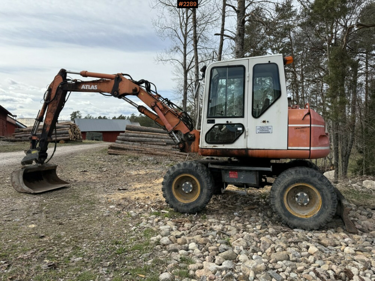 Wheeled excavator Atlas 1004 with attachments - Excavadora de ruedas: foto 1 Wheeled excavator Atlas 1004 with attachments - Excavadora de ruedas: foto 1