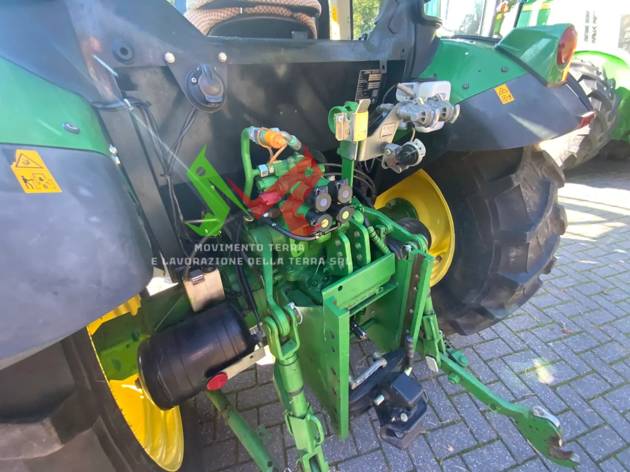 John Deere 5090G - Tractor: foto 2 John Deere 5090G - Tractor: foto 2