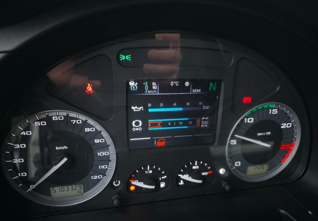 Cabeza tractora IvecoS-Way 460 4x2 LNG / LBG: foto 17 Cabeza tractora IvecoS-Way 460 4x2 LNG / LBG: foto 17