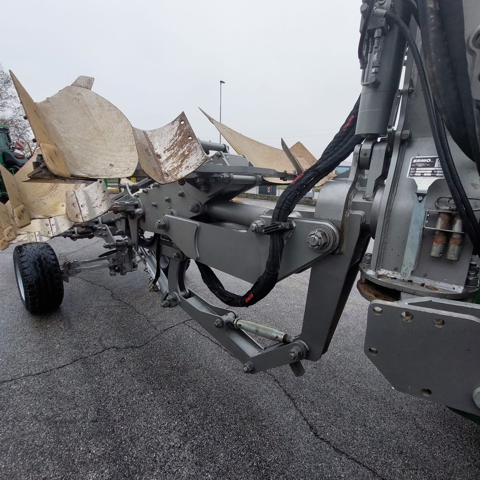 ARATRO ERMO - Arado: foto 1 ARATRO ERMO - Arado: foto 1