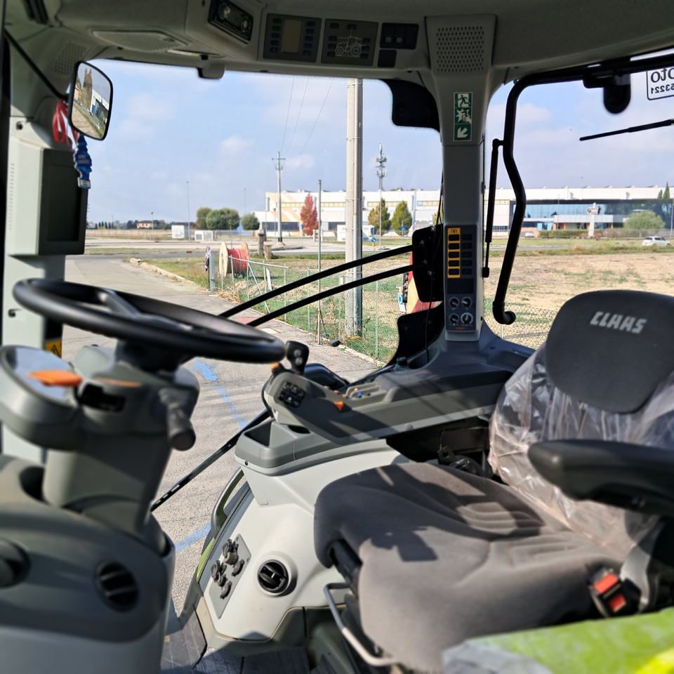 Tractor CLAAS AXION 810: foto 8