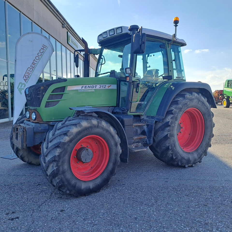 FENDT 312 VARIO - Tractor: foto 1 FENDT 312 VARIO - Tractor: foto 1