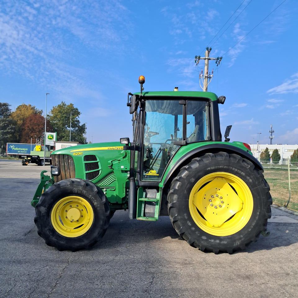 JOHN DEERE 6230 - Tractor: foto 2 JOHN DEERE 6230 - Tractor: foto 2