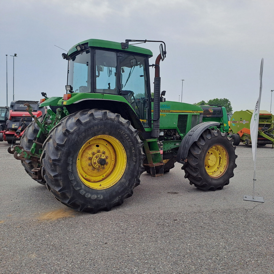 JOHN DEERE 7700 - Tractor: foto 2 JOHN DEERE 7700 - Tractor: foto 2