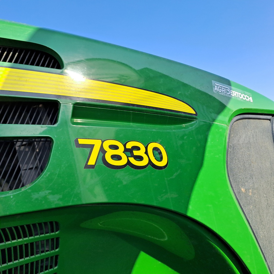 JOHN DEERE 7830 - Tractor: foto 4 JOHN DEERE 7830 - Tractor: foto 4