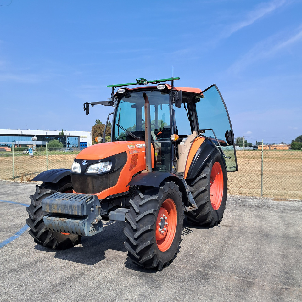 KUBOTA M9960 - Tractor: foto 1 KUBOTA M9960 - Tractor: foto 1