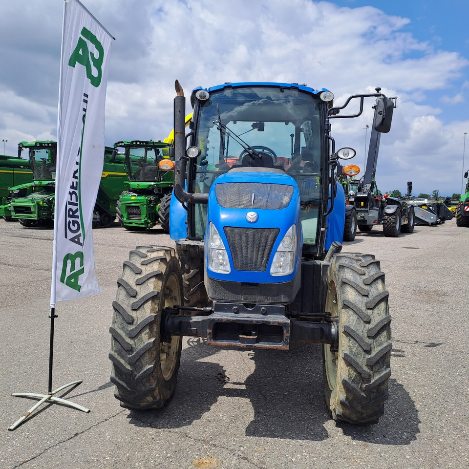 NEW HOLLAND T4.95 - Tractor: foto 2 NEW HOLLAND T4.95 - Tractor: foto 2