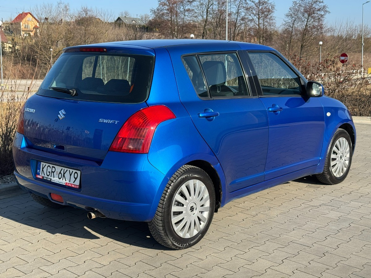 Suzuki Swift 1.3 benzyna 90km Klimatyzacja 136tys przebieg Auto prywatne zadbane - Coche: foto 5 Suzuki Swift 1.3 benzyna 90km Klimatyzacja 136tys przebieg Auto prywatne zadbane - Coche: foto 5
