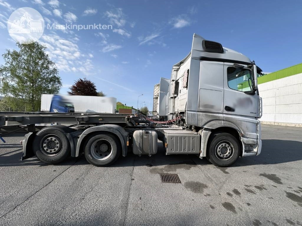 Mercedes-Benz Actros 2545 - Cabeza tractora: foto 4 Mercedes-Benz Actros 2545 - Cabeza tractora: foto 4