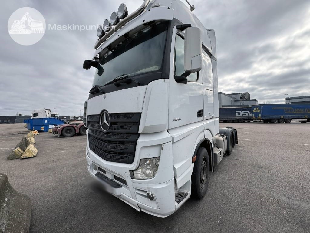 Mercedes-Benz Actros 2551 - Cabeza tractora: foto 2 Mercedes-Benz Actros 2551 - Cabeza tractora: foto 2