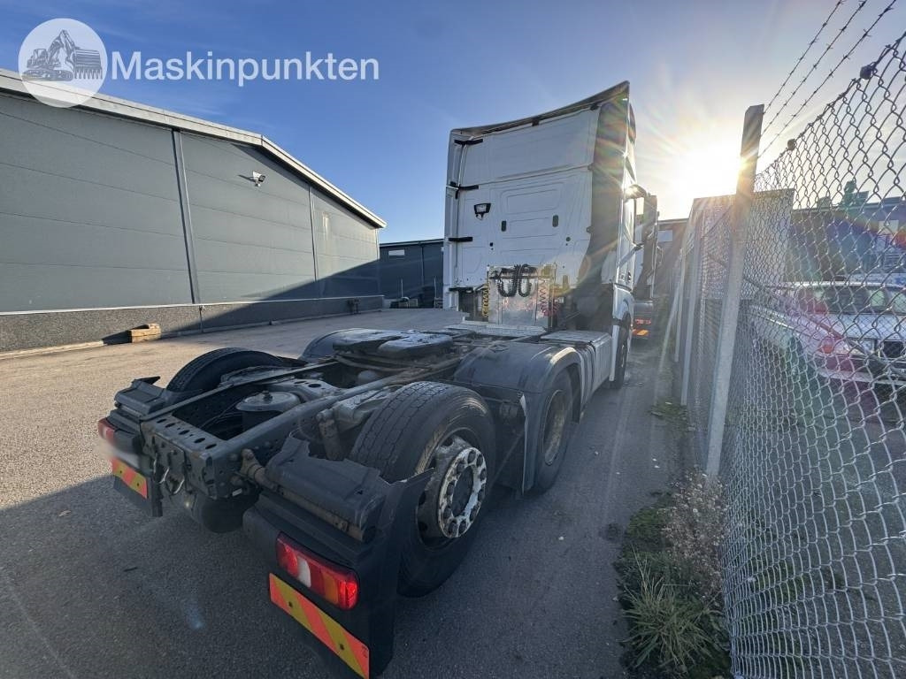 Mercedes-Benz Actros 963-4-C - Cabeza tractora: foto 3 Mercedes-Benz Actros 963-4-C - Cabeza tractora: foto 3