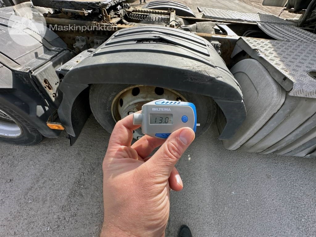 Cabeza tractora Volvo FH 460: foto 38