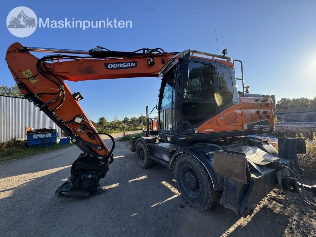 Doosan DX 170 W-5 + Tippvagn + Redskap  - Excavadora de ruedas: foto 2 Doosan DX 170 W-5 + Tippvagn + Redskap  - Excavadora de ruedas: foto 2